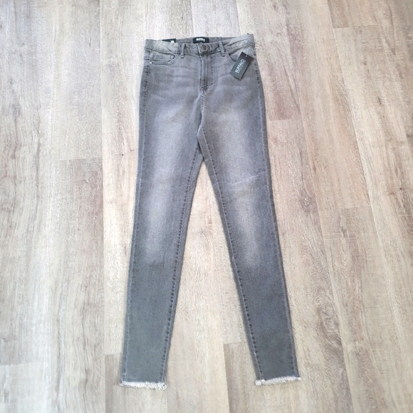 NWT High Rise Jeans - Picture 2 of 4